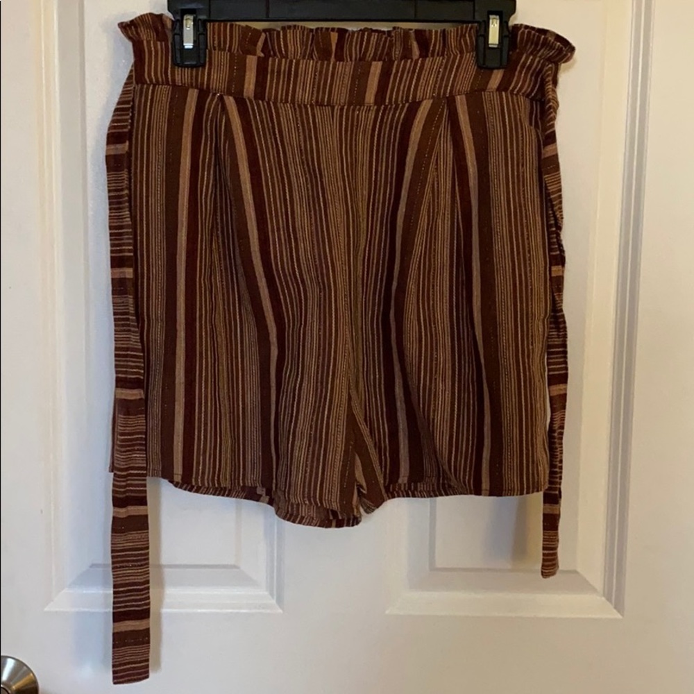 NWOT Francesca’s Paperbag Waist Shorts